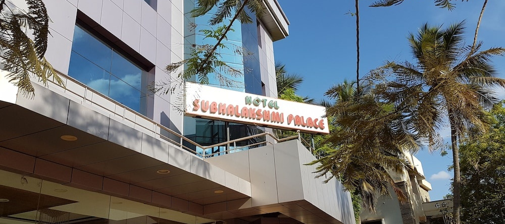 Hotel Subhalakshmi Palace, 卡拉库迪 — 照片 1