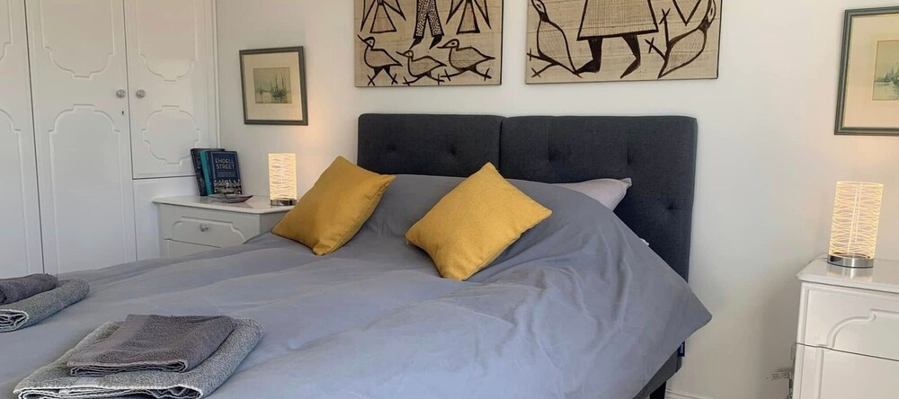 2-Bed Cottage Sleeps 5 - Pets Ok - Free Parking, Бушмиллз — фото 1