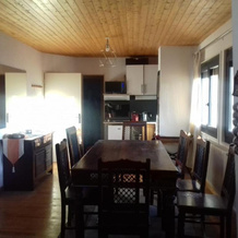 Appartement en loft 50m2 dans maison avec chambre en mezzanine et canapes lits dans salon, 圣皮埃尔德沙特勒斯 — 照片 4