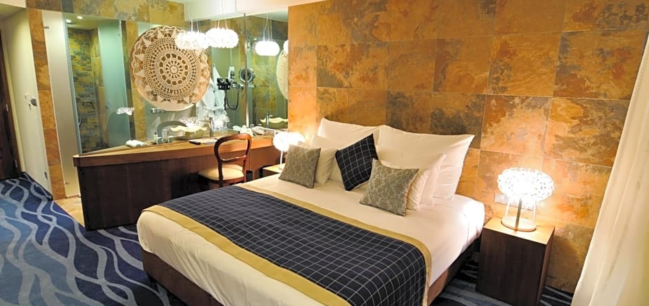Hotel Cascade Resort Spa, 西尔瓦什瓦拉德 — 照片 1