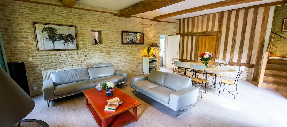 Maison d'Hôtes La Ferme de L'Oudon & Spa, 圣皮埃尔昂欧日 — 照片 1