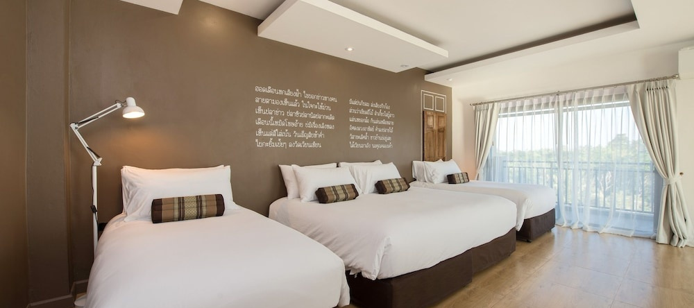 Brown House Hotel By Blu Monkey, Удонтхани — фото 1