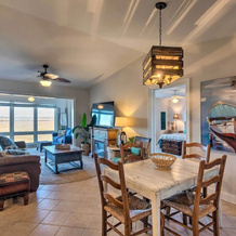 3rd-floor Riverfront Condo: Walk to Downtown Eats!, Darien — photo 4