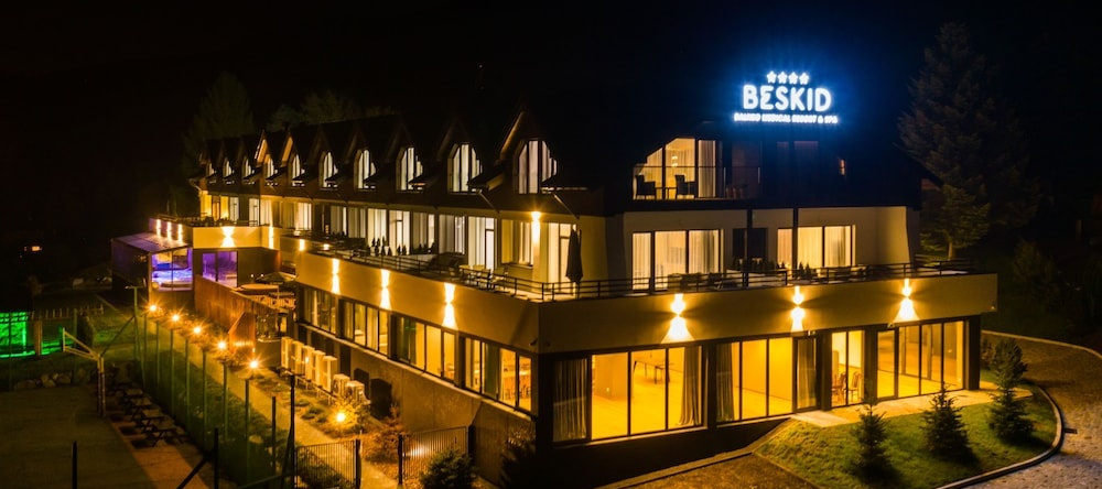 Hotel Beskid Balneo Medical Resort & SPA, 皮维奇纳兹德鲁伊 — 照片 1