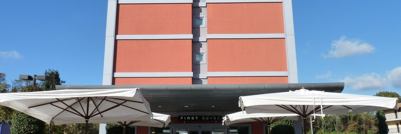 First Hotel Malpensa, 索马隆巴多 — 照片 1