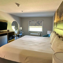 Days Inn & Suites by Wyndham Wynne, 温 — 照片 4