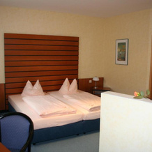 Hotel Stadt Püttlingen, Пютлинген — фото 4