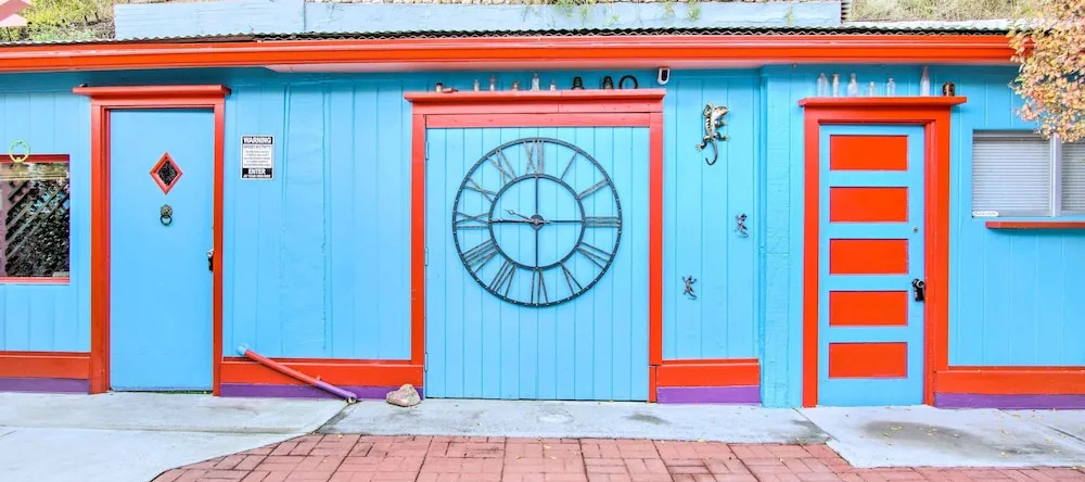 Colorful Bisbee Home w/ Patio ~ 1 Mi to Dtwn!, 比斯比 — 照片 1