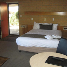 Yowani Country Club, Lyneham — photo 3