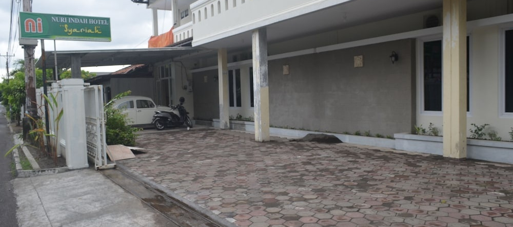 Nuri Indah Syariah Hotel, Севон — фото 1