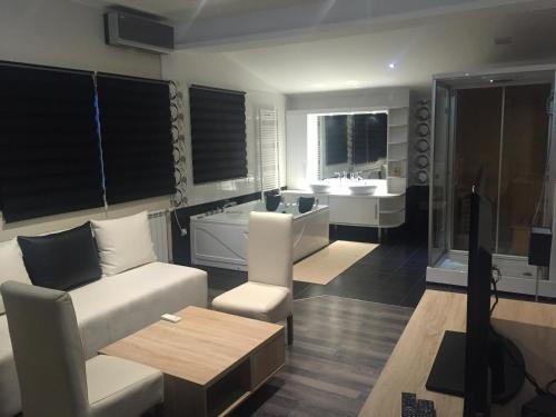 Hotel In Lukan Lux Plus, 尼什矿泉镇 — 照片 1