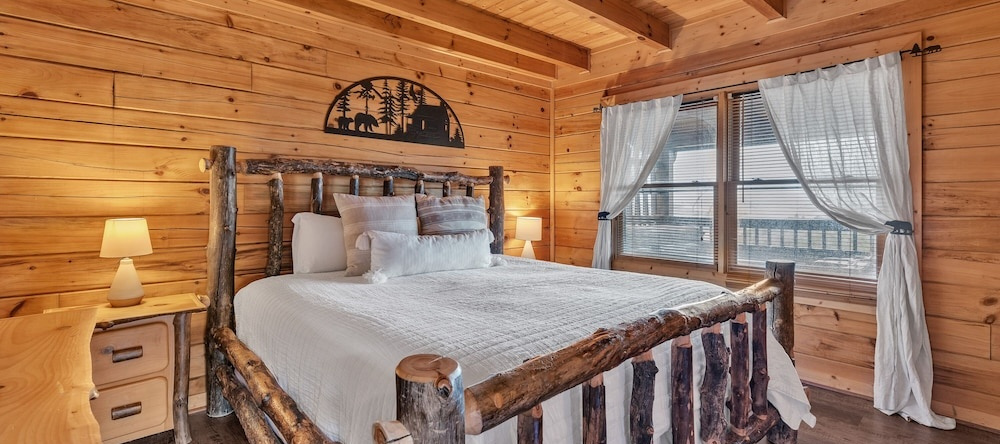 Moosehead Lodge Fantastic Cabin At Lake Douglas!, Севьервилл — фото 1