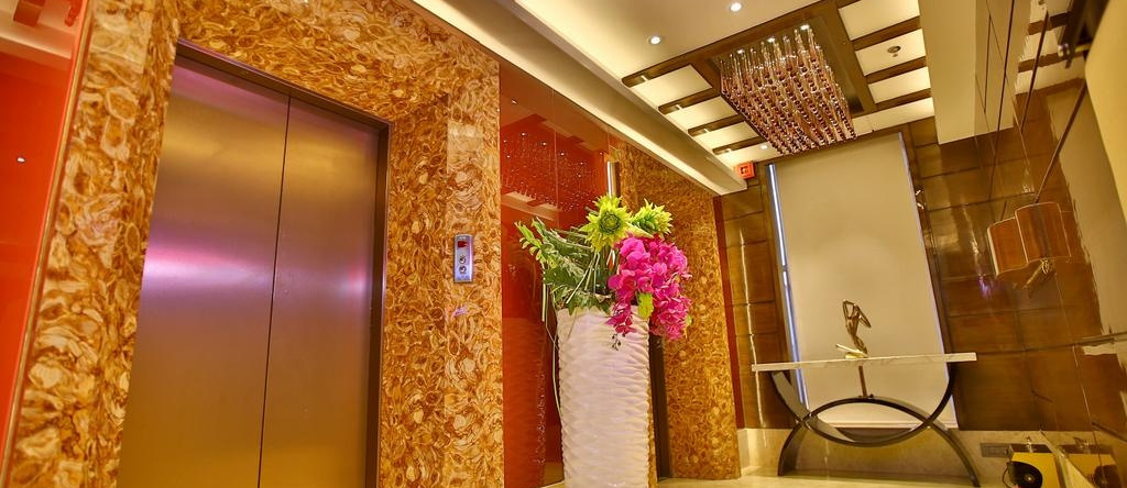 Regenta Central The Crystal, 坎普尔 — 照片 1