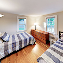Corner Lot Home 4 Bedrooms 2 Bathrooms Home, Yarmouth — photo 3