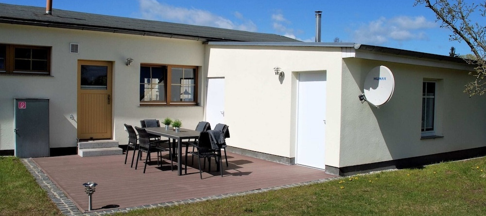 Geraeumiges Ferienhaus mit Sauna, 吕布伯斯托夫 — 照片 1