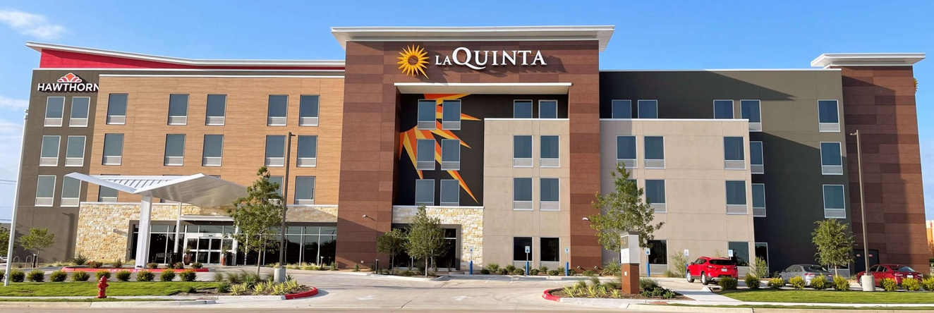 La Quinta Inn & Suites By Wyndham Pflugerville, Пфлюгервилль — фото 1