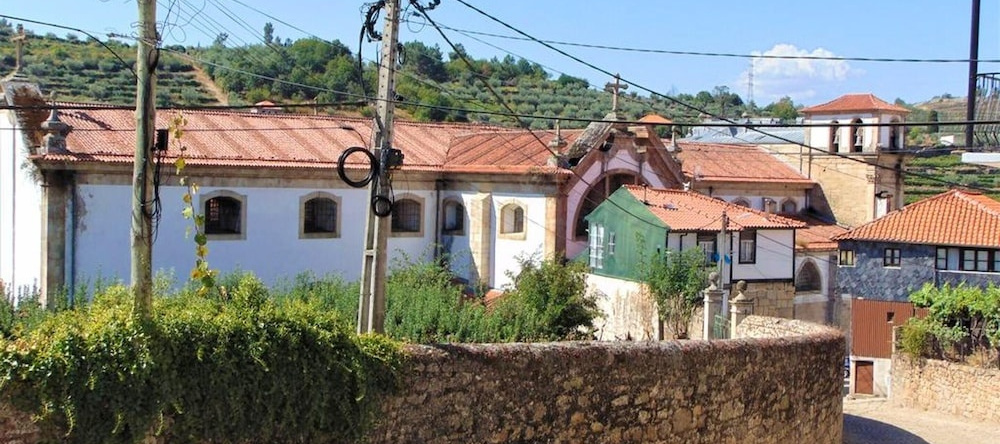 House With 3 Bedrooms in Salzedas, With Wonderful Mountain View and Furnished Garden Near the Beach, 萨尔泽达什 — 照片 1