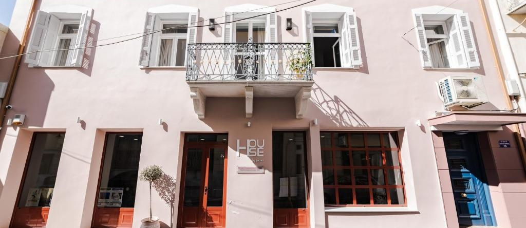 Stylish Studio Apartment - 8F House, Каламата — фото 1