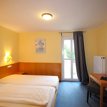 Hotel Berghof, Albersweiler — photo 2