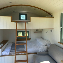 Luxury Shepherds Hut Near Glamorgan Coast, Cowbridge — photo 2