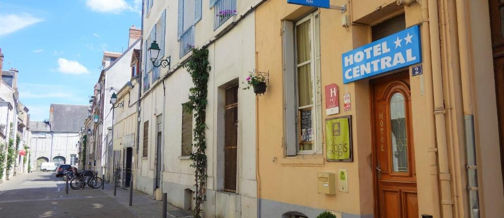 Logis Hotel Central Montargis, Монтаржи — фото 1