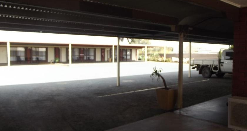 Country Roads Motor Inn, 西怀厄朗 — 照片 1
