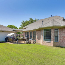 Patio, BBQ & Yard: Family Retreat in Pearland, 皮尔兰 — 照片 4
