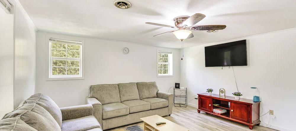 Seneca Vacation Rental W/ Grill Near Lake Hartwell, Сенека — фото 1