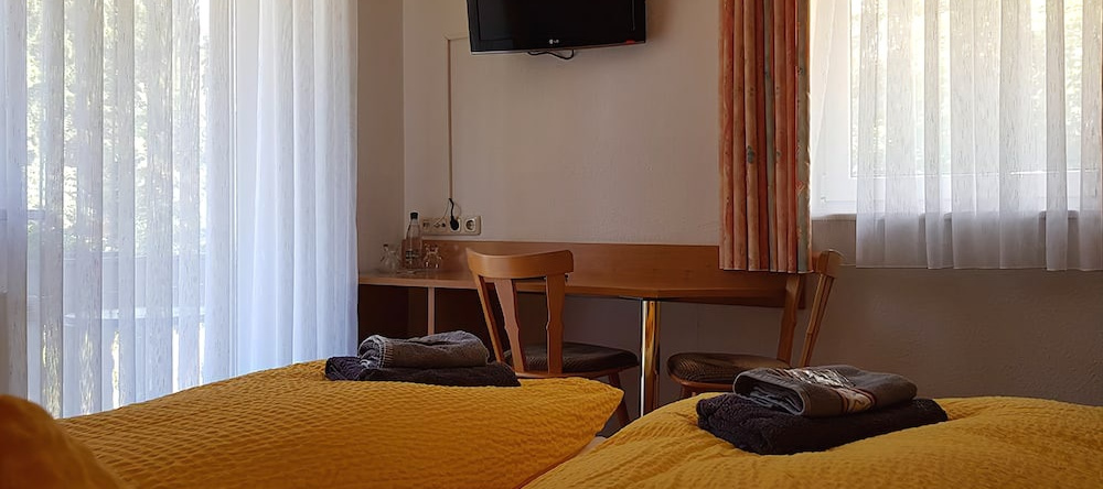 Hotel-Pension Rennsteighütte Frauenwald, 弗劳恩瓦尔德 — 照片 1