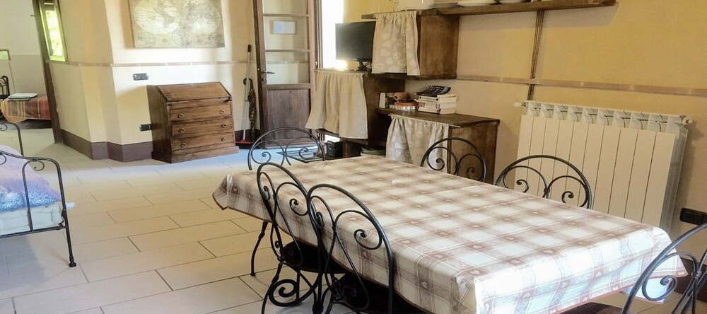 Spoleto By The Pool Whole Villa - Sleeps 24, Корчано — фото 1