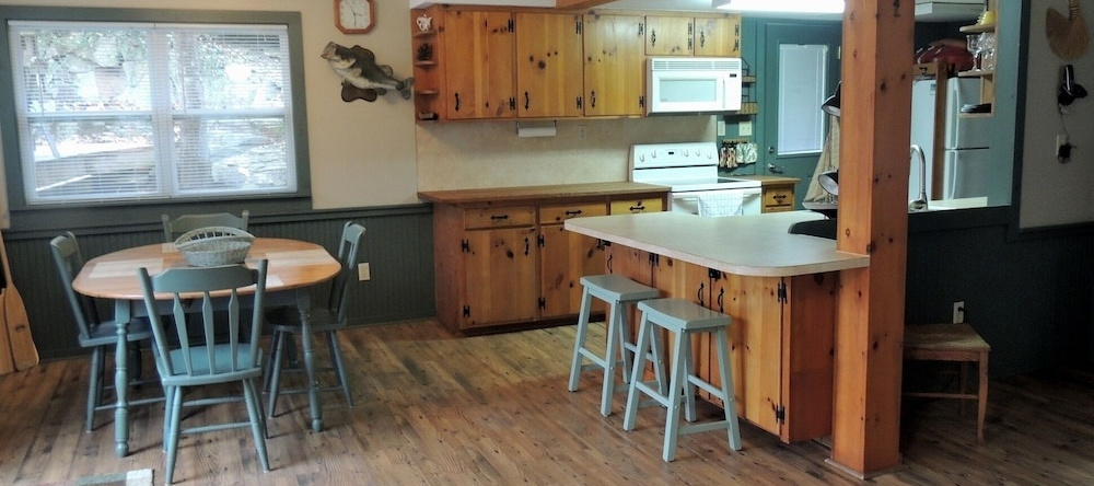 Grey Log #383358 - 1 Br Home, 卢尔湖 — 照片 1