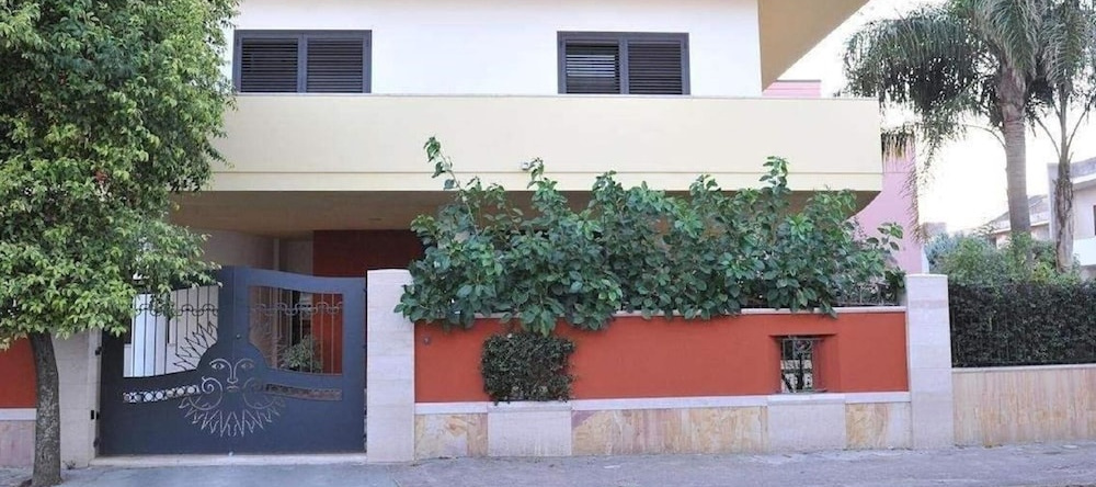 Simplistic Holiday Home in Taurisano With Balcony, Taurisano — photo 1
