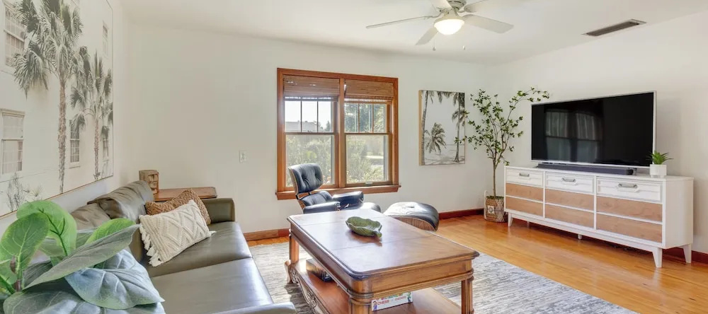 Mount Dora Home: Private Pool, Spa & Tropical Bar!, 多拉山 — 照片 1