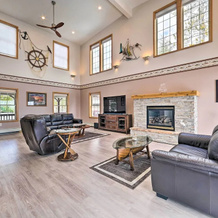 Spacious Lakefront Home w/ Sunroom & Bar!, 罗杰斯城 — 照片 2