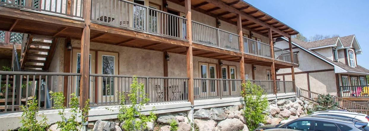 Timberland Inn, 凯诺拉 — 照片 1