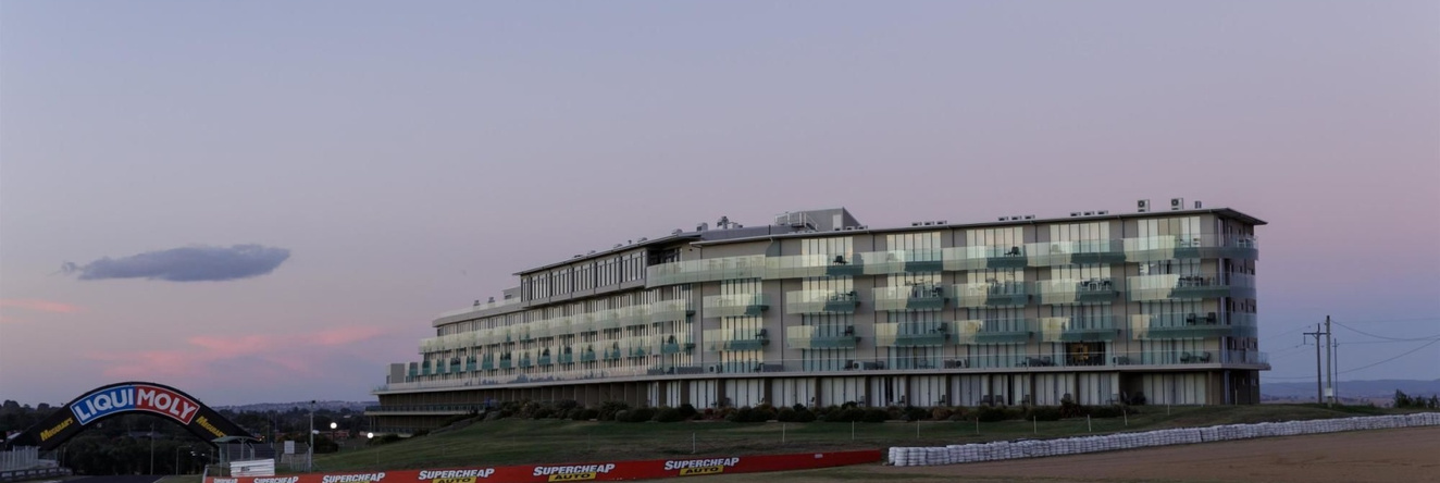Rydges Mount Panorama Bathurst, Bathurst — photo 1