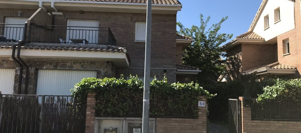 Residencias Universitarias Jose Luis 64, 比利亚努埃瓦-德拉卡尼亚达 — 照片 1