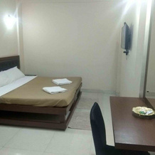 JK Rooms 108 Hotel Royal Regency, 布蒂博里 — 照片 3