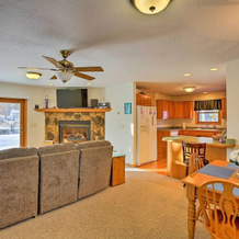 Cozy Riverfront Home w/ Fire Pit in Houghton Lake!, 霍顿湖 — 照片 3