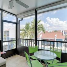 Sip, Sunbathe & Relax Poolside: Madeira Beach Gem!, 马德拉海滩 — 照片 2