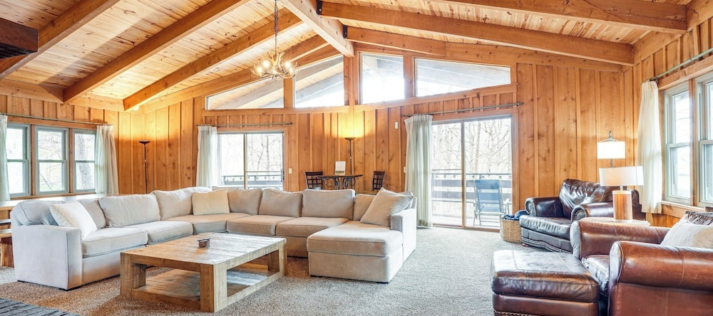 Treehouse-Style Cabin, 1 Mi To Massanutten Resort, Массанаттен — фото 1