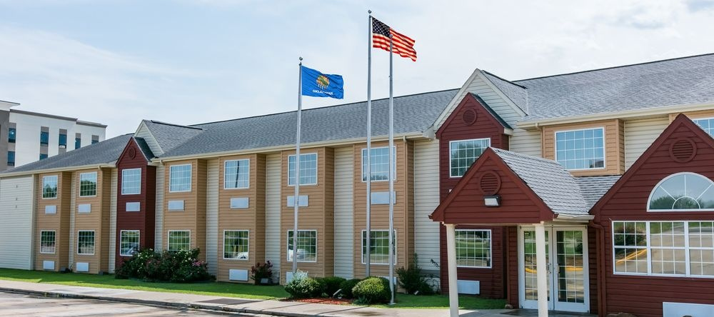 Days Inn & Suites Pryor, 拉斯塔 — 照片 1