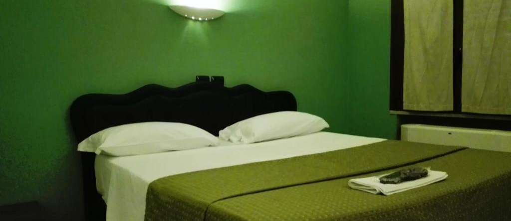 Motel Est, 佩斯基耶拉博罗梅奥 — 照片 1