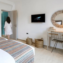 Almyriki Beach Villa Santorini 3 Bedroom Villa With Private Pool, 莫诺利索斯 — 照片 5