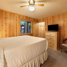Mirror Pond 2 Bedroom Bungalow by RedAwning, Bend — photo 2