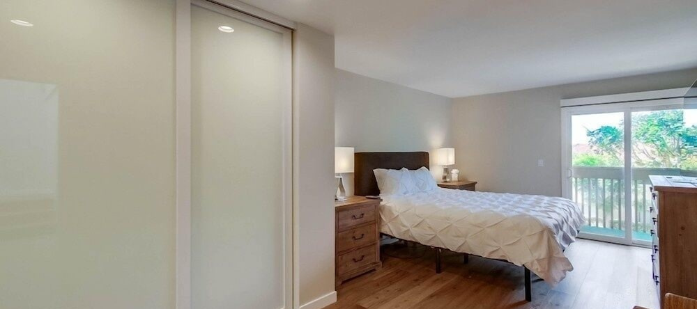 Luxury Ocean View Condo features Direct Access to Beach SBTC331 by RedAwning, Solana Beach — photo 1