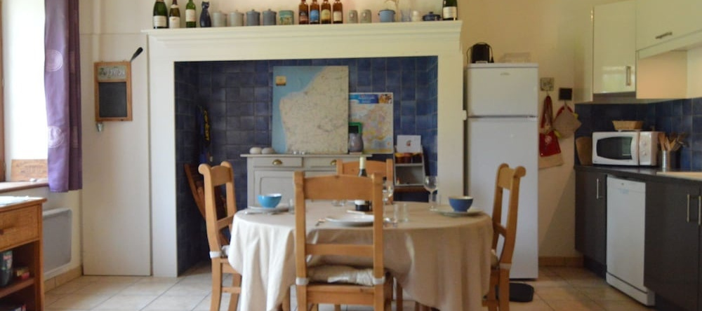 Cottage in Wierre-effroy Near Forest, 维尔-埃弗鲁瓦 — 照片 1
