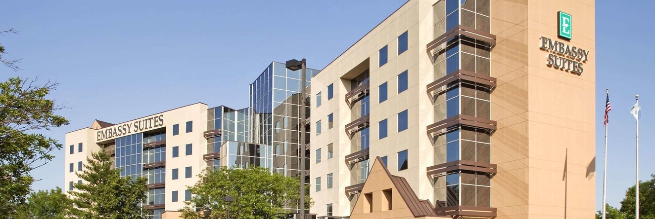 Embassy Suites By Hilton St. Louis Airport, Бриджтон — фото 1
