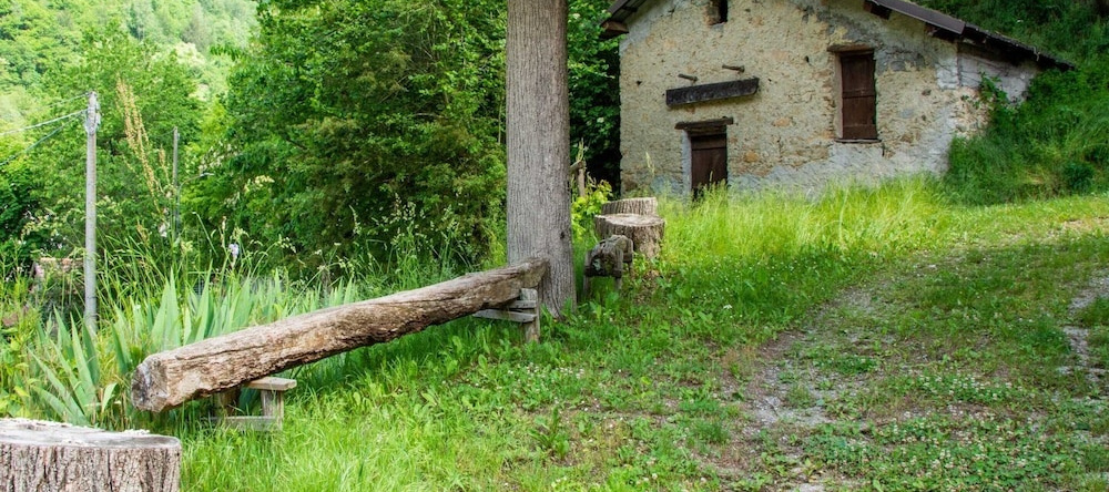Holiday Home in Liguria Near Barbottina Forest, 卡利扎诺 — 照片 1