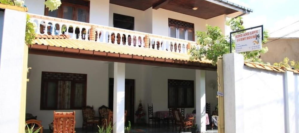Kind & Love Guest House, Хиккадува — фото 1